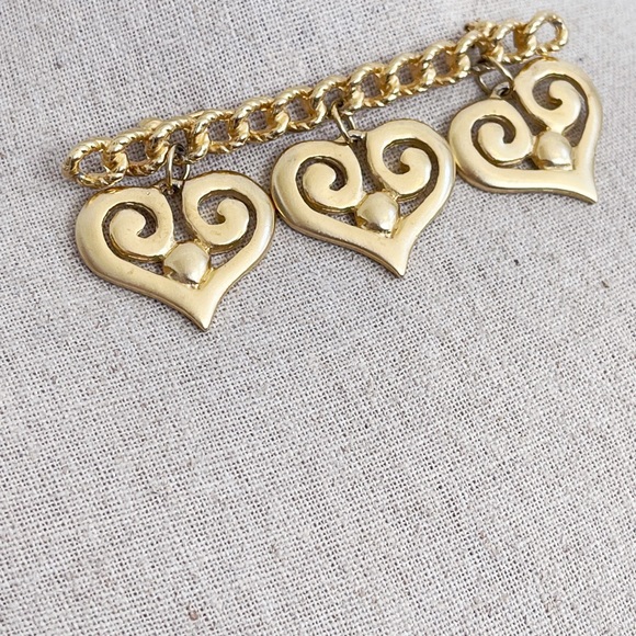 Three Hearts Matte Gold Tone Chain Bar Statement Brooch Dangling Hearts love - Picture 5 of 10